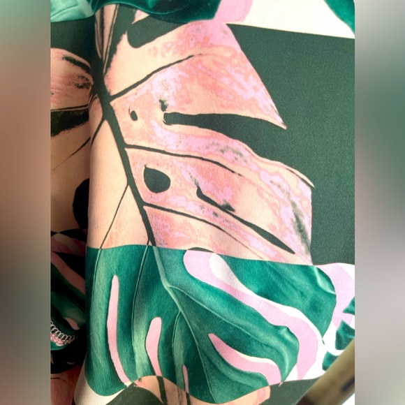 Nike Dri-Fit Women’s size Medium leggings/Yoga pants/floral/athletic wear - Picture 8 of 8